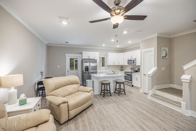 113 Date Palm Lane, Freeport, FL 32439