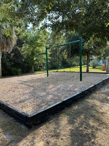 113 Date Palm Lane, Freeport, FL 32439