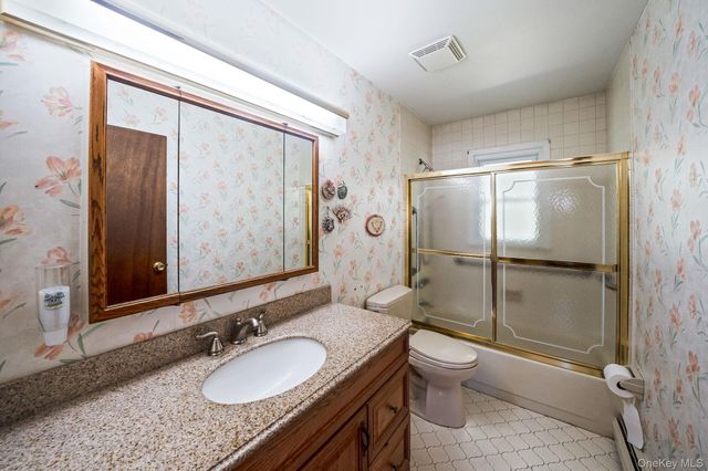 66 Henry Avenue, Babylon, NY 11702