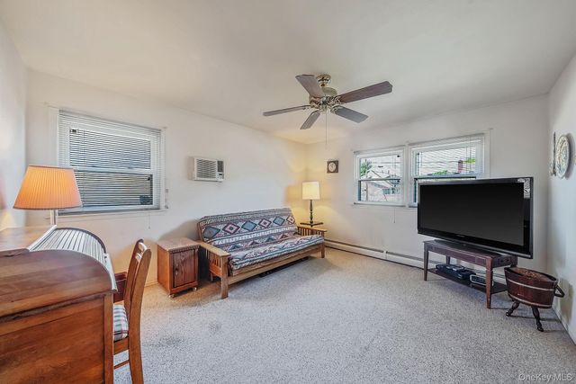 66 Henry Avenue, Babylon, NY 11702