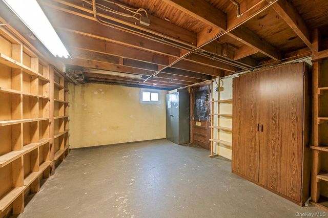 66 Henry Avenue, Babylon, NY 11702