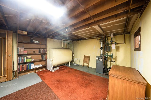 66 Henry Avenue, Babylon, NY 11702