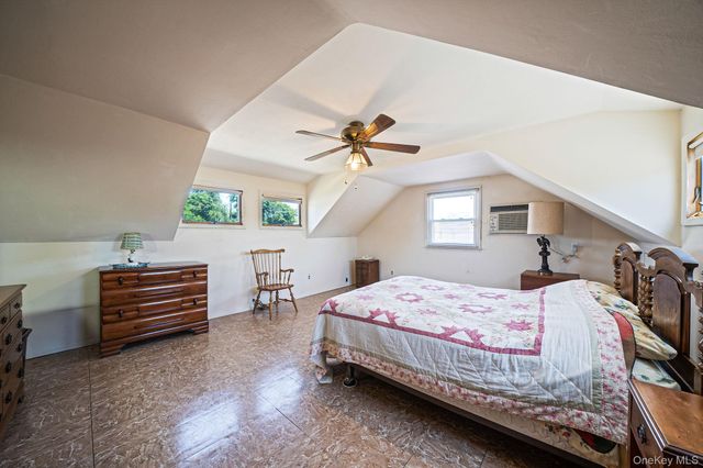66 Henry Avenue, Babylon, NY 11702