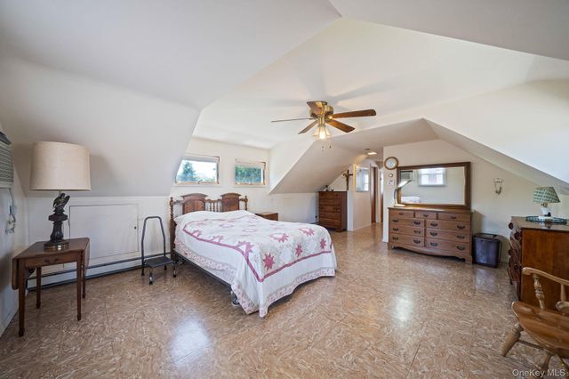 66 Henry Avenue, Babylon, NY 11702