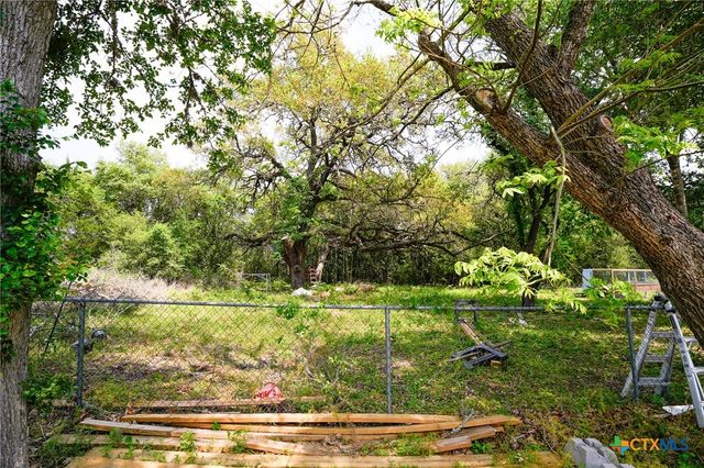 1688 E State Highway 71, La Grange, TX 78945