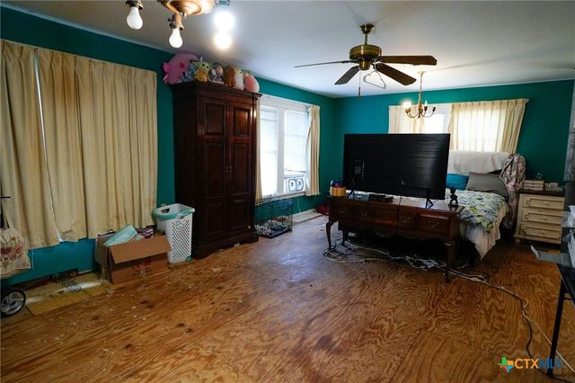 1688 E State Highway 71, La Grange, TX 78945