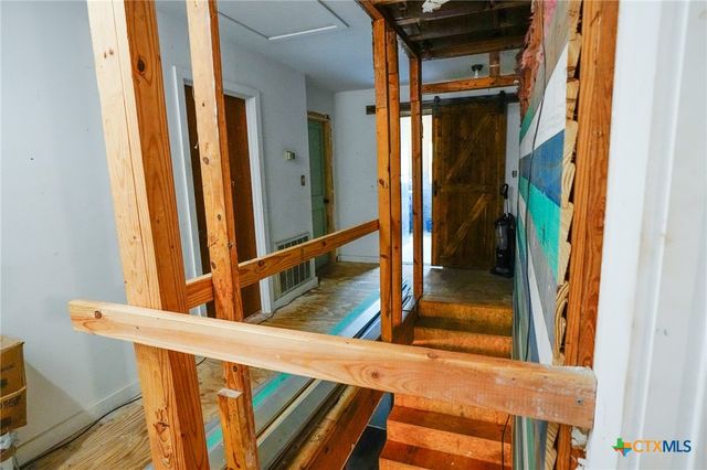 1688 E State Highway 71, La Grange, TX 78945