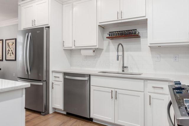 1670 E Broad, 206, Columbus, OH 43203