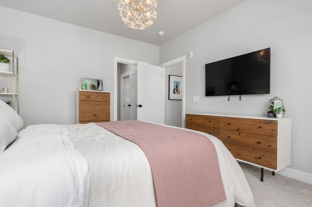 1670 E Broad, 206, Columbus, OH 43203