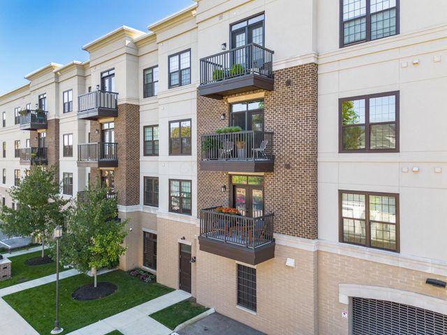 1670 E Broad, 206, Columbus, OH 43203