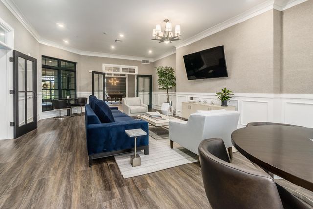 1670 E Broad, 206, Columbus, OH 43203