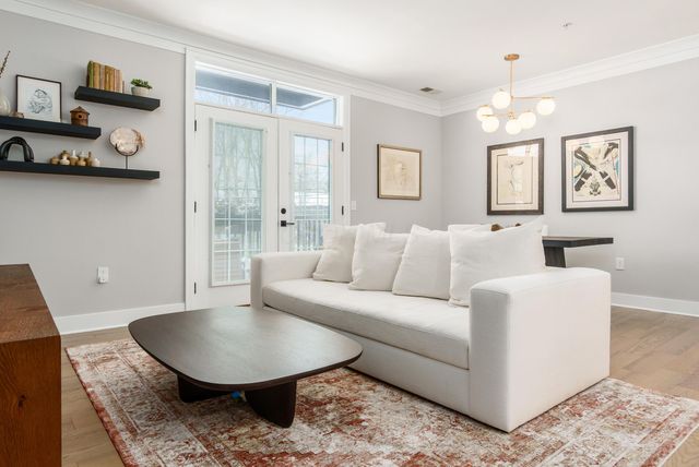 1670 E Broad, 206, Columbus, OH 43203