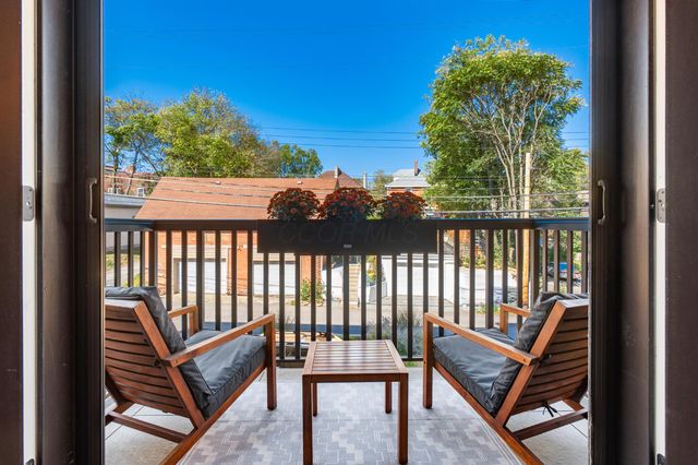 1670 E Broad, 206, Columbus, OH 43203