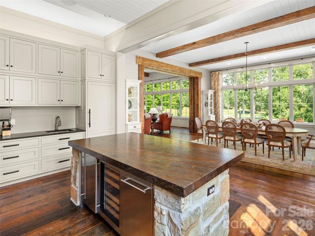 332 Walnut Valley Parkway, Arden, NC 28704
