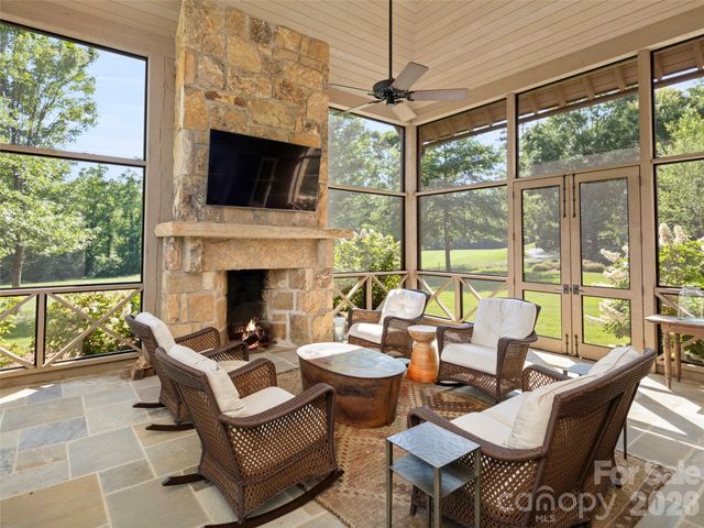 332 Walnut Valley Parkway, Arden, NC 28704