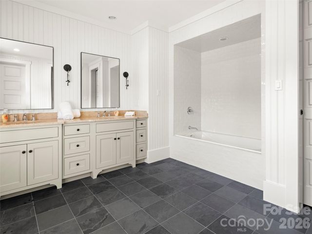 332 Walnut Valley Parkway, Arden, NC 28704