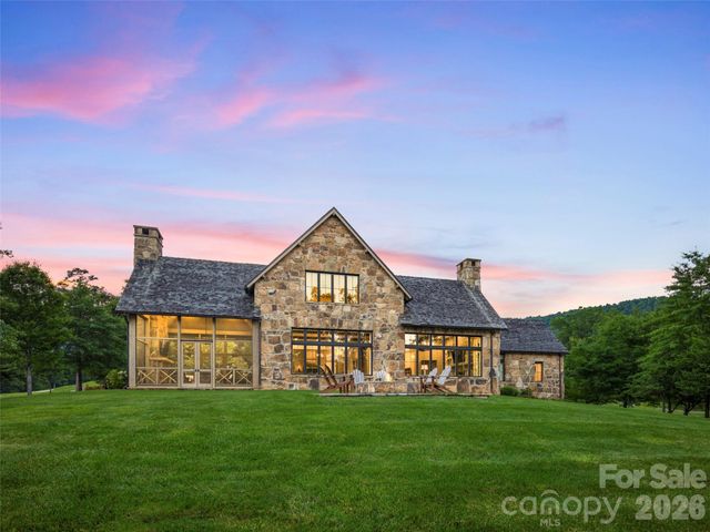 332 Walnut Valley Parkway, Arden, NC 28704