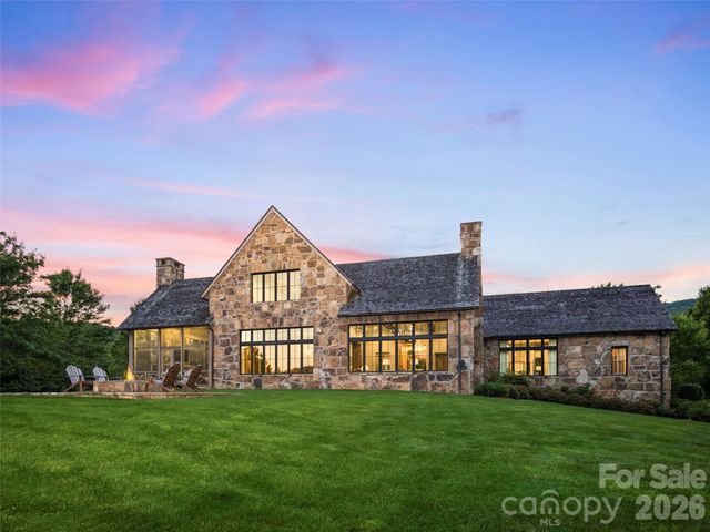 332 Walnut Valley Parkway, Arden, NC 28704