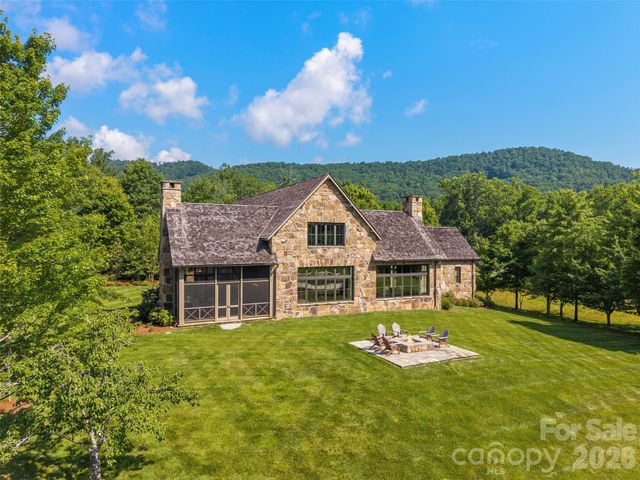 332 Walnut Valley Parkway, Arden, NC 28704