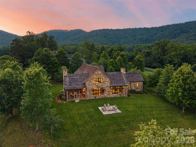 332 Walnut Valley Parkway, Arden, NC 28704