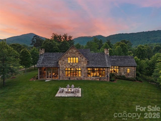 332 Walnut Valley Parkway, Arden, NC 28704