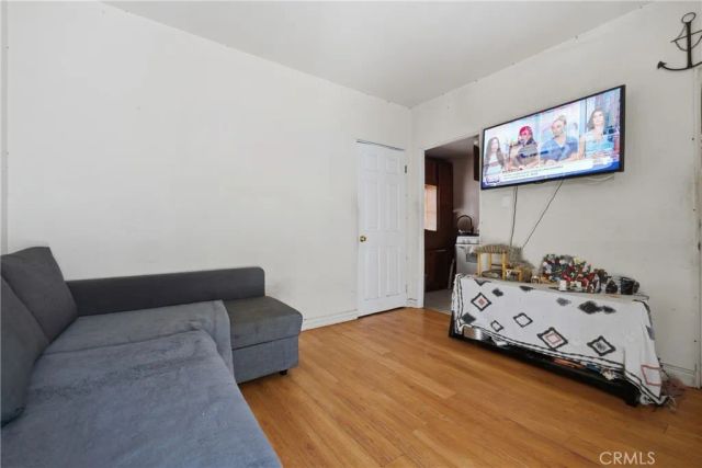 706 W 42nd, Los Angeles, CA 90037
