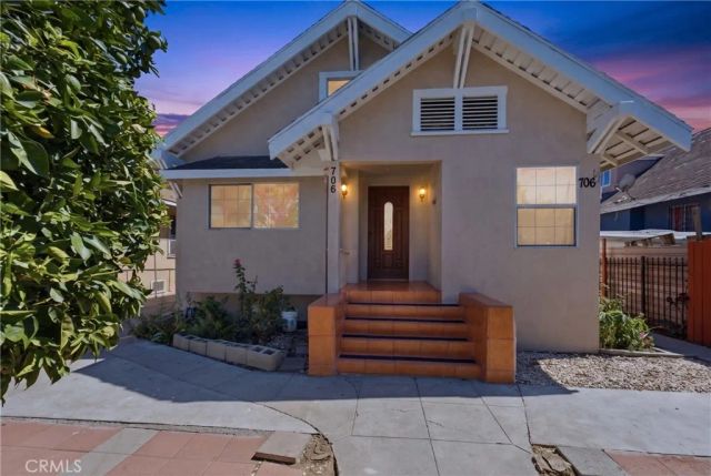 706 W 42nd, Los Angeles, CA 90037