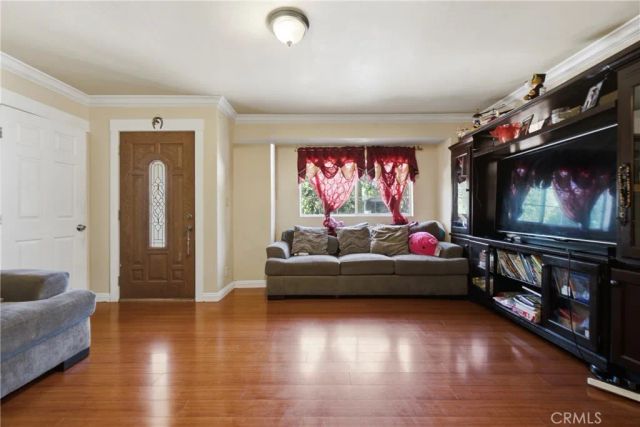 706 W 42nd, Los Angeles, CA 90037