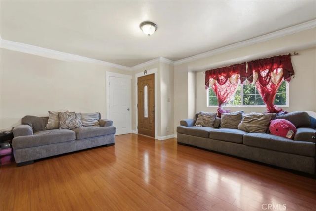 706 W 42nd, Los Angeles, CA 90037