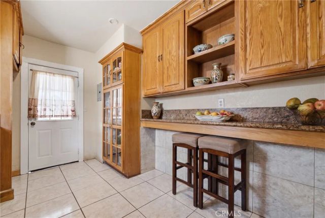 706 W 42nd, Los Angeles, CA 90037