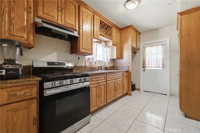 706 W 42nd, Los Angeles, CA 90037