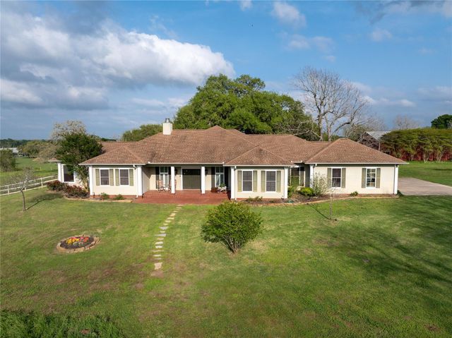 2007 Fm 2434, Weimar, TX 78962