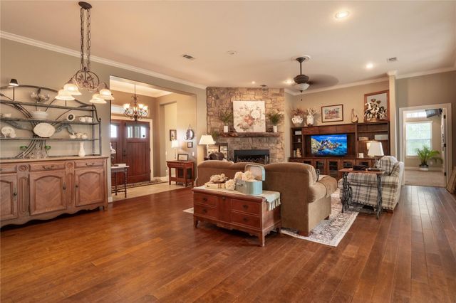 2007 Fm 2434, Weimar, TX 78962