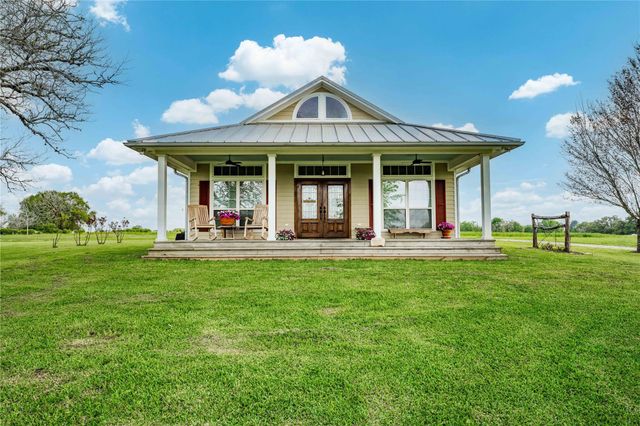 2007 Fm 2434, Weimar, TX 78962