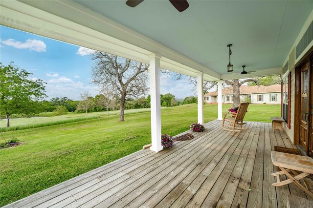 2007 Fm 2434, Weimar, TX 78962