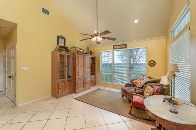 2007 Fm 2434, Weimar, TX 78962