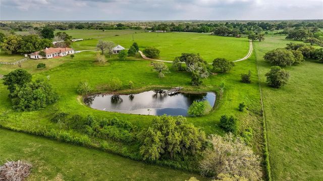 2007 Fm 2434, Weimar, TX 78962