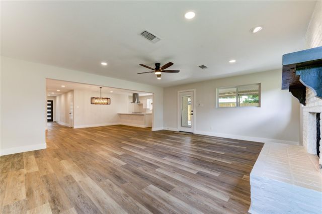 5914 Hewitt Drive, Houston, TX 77092