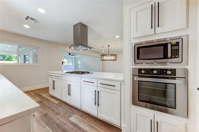 5914 Hewitt Drive, Houston, TX 77092