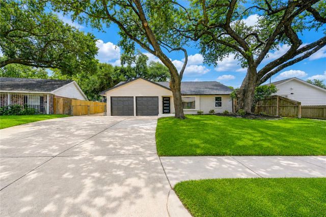 5914 Hewitt Drive, Houston, TX 77092