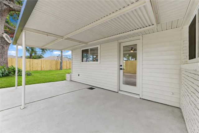 5914 Hewitt Drive, Houston, TX 77092