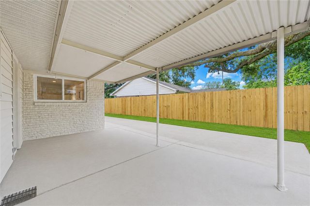 5914 Hewitt Drive, Houston, TX 77092