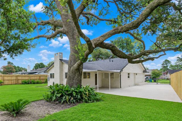 5914 Hewitt Drive, Houston, TX 77092
