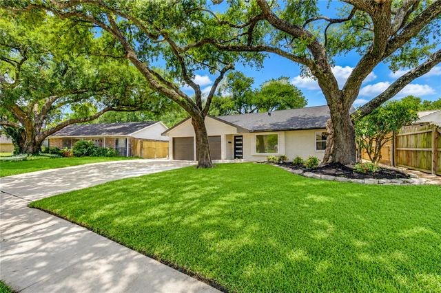 5914 Hewitt Drive, Houston, TX 77092