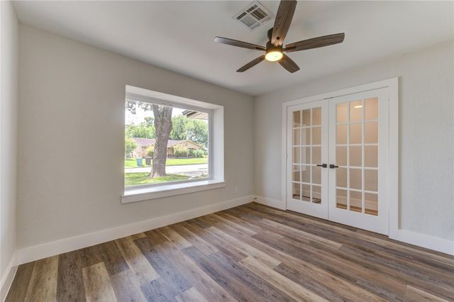5914 Hewitt Drive, Houston, TX 77092