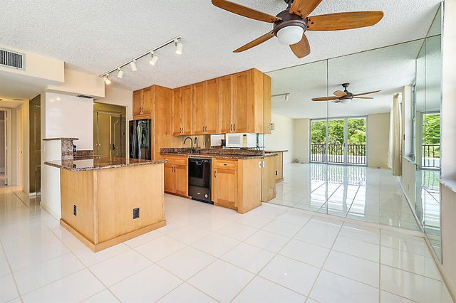 2121 N Ocean Boulevard 302e, Boca Raton, FL 33431