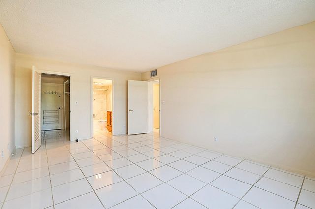2121 N Ocean Boulevard 302e, Boca Raton, FL 33431