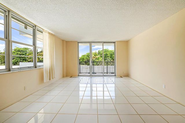 2121 N Ocean Boulevard 302e, Boca Raton, FL 33431
