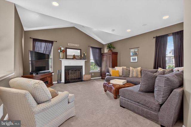 439 BUTTONWOOD LN, Oxford, PA 19363