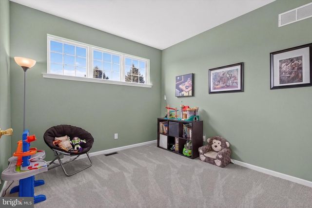 439 BUTTONWOOD LN, Oxford, PA 19363